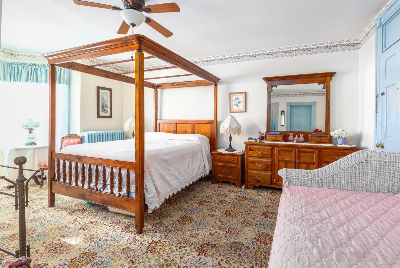 Antoinette'S Apartments & Suites Cape May Exterior foto