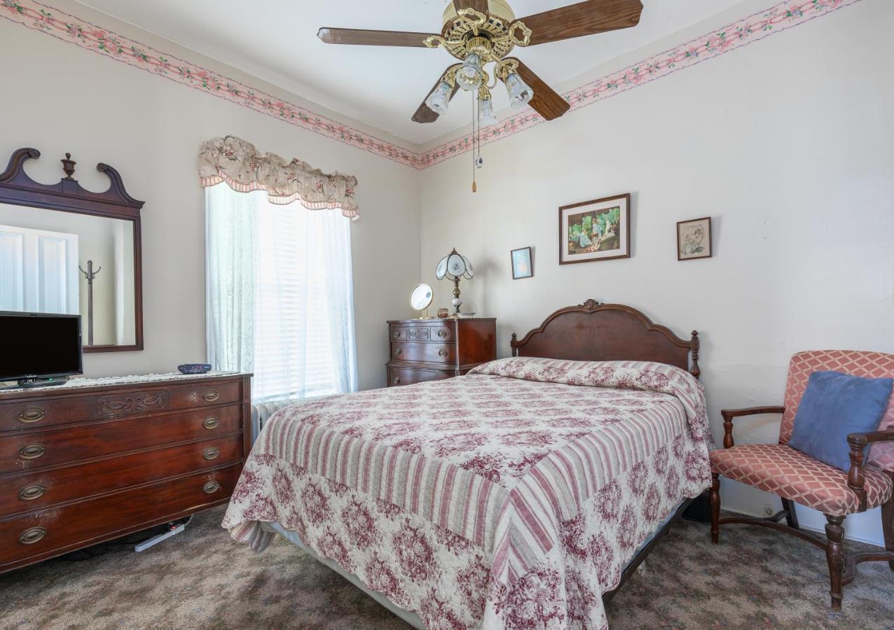 Antoinette'S Apartments & Suites Cape May Exterior foto